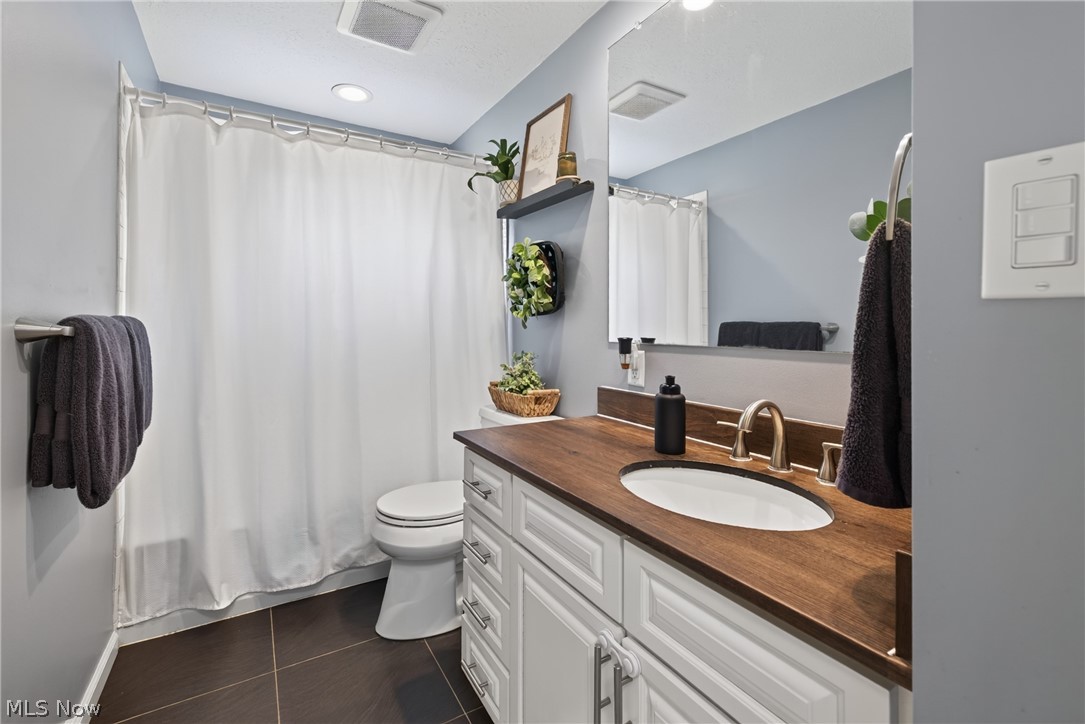 46785 Middle Ridge Road Property Photo 14