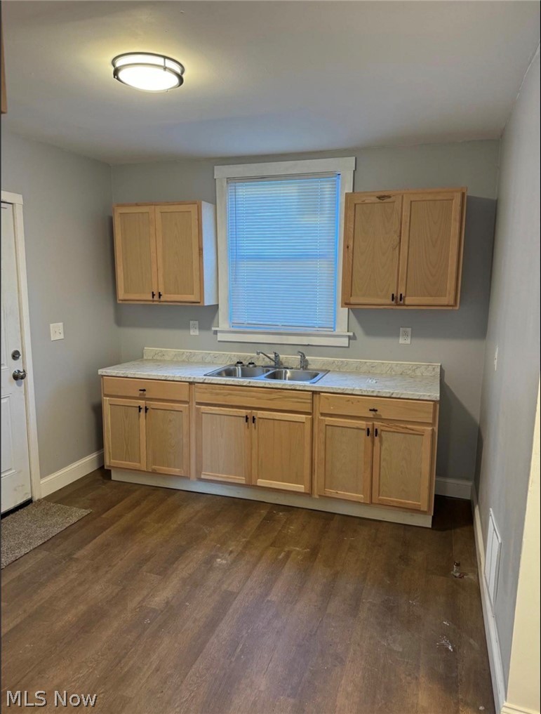 14748 Coit Road Property Photo 4