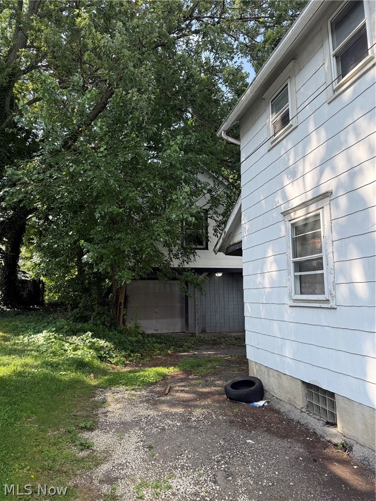338 E Thornton Street Property Photo 3