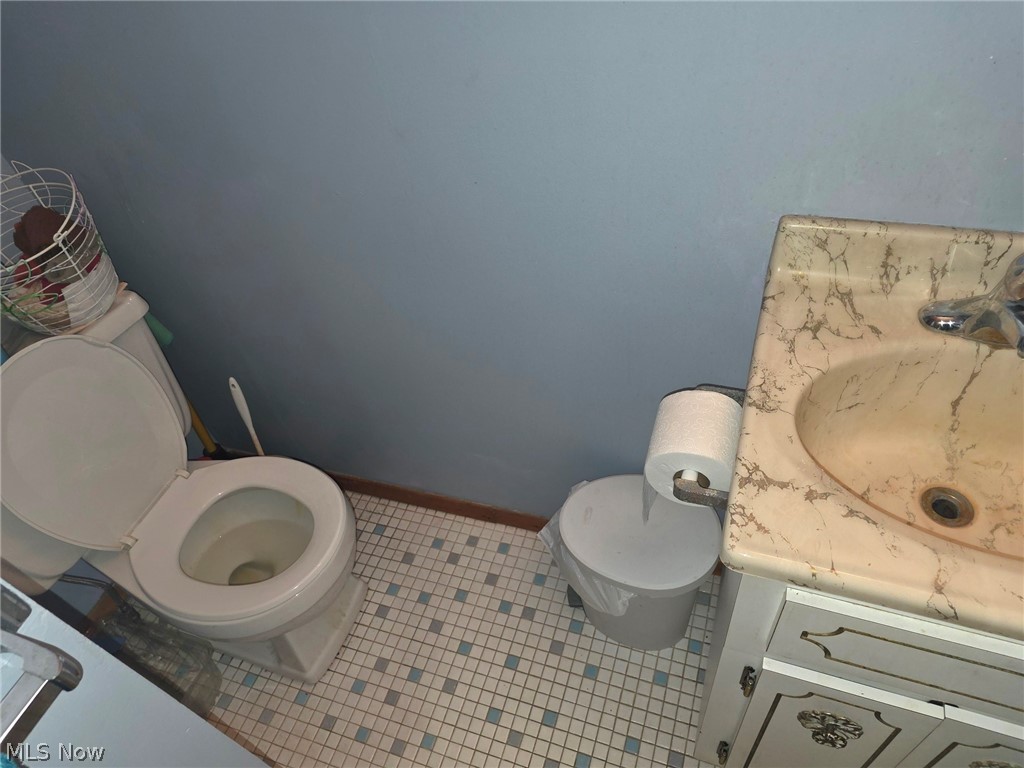 7415 Avon Lane Property Photo 9