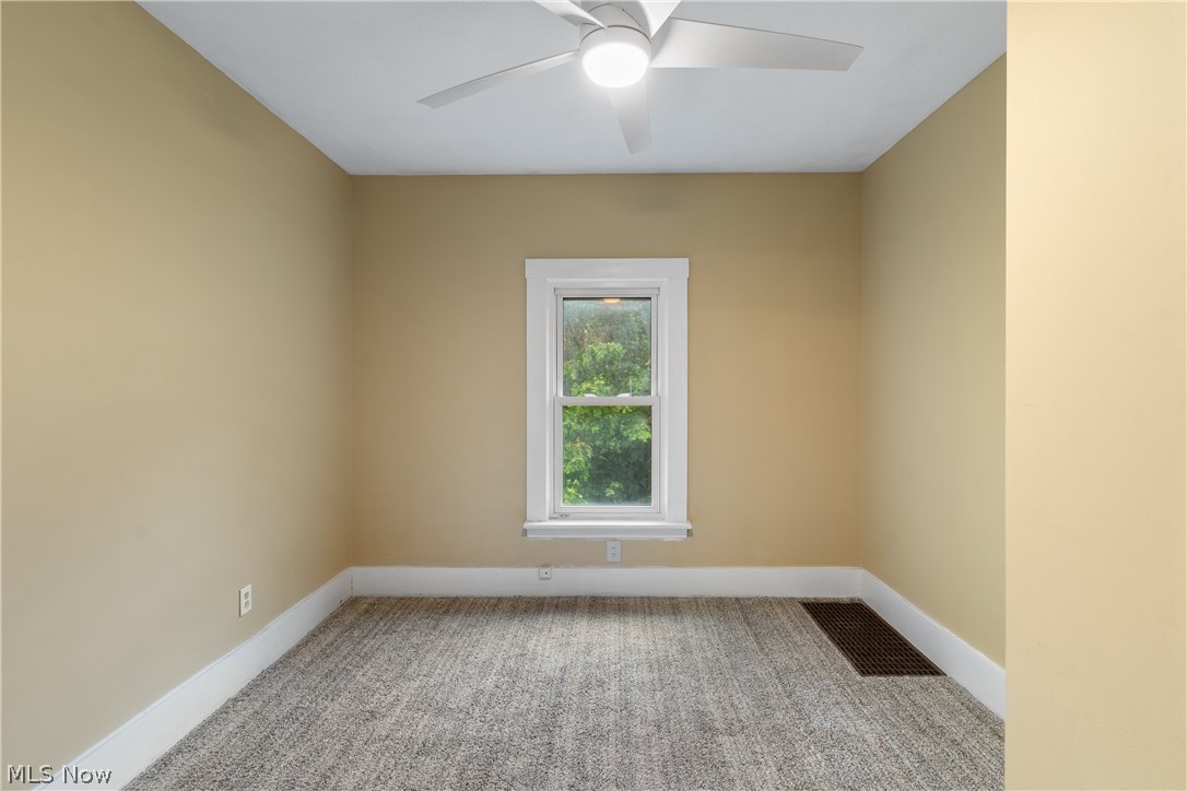 2371 Greensburg Road Property Photo 11