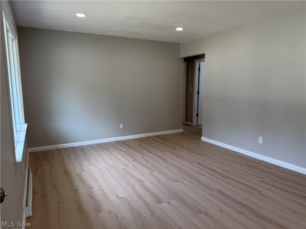 940 Oakwood Drive Property Photo 6