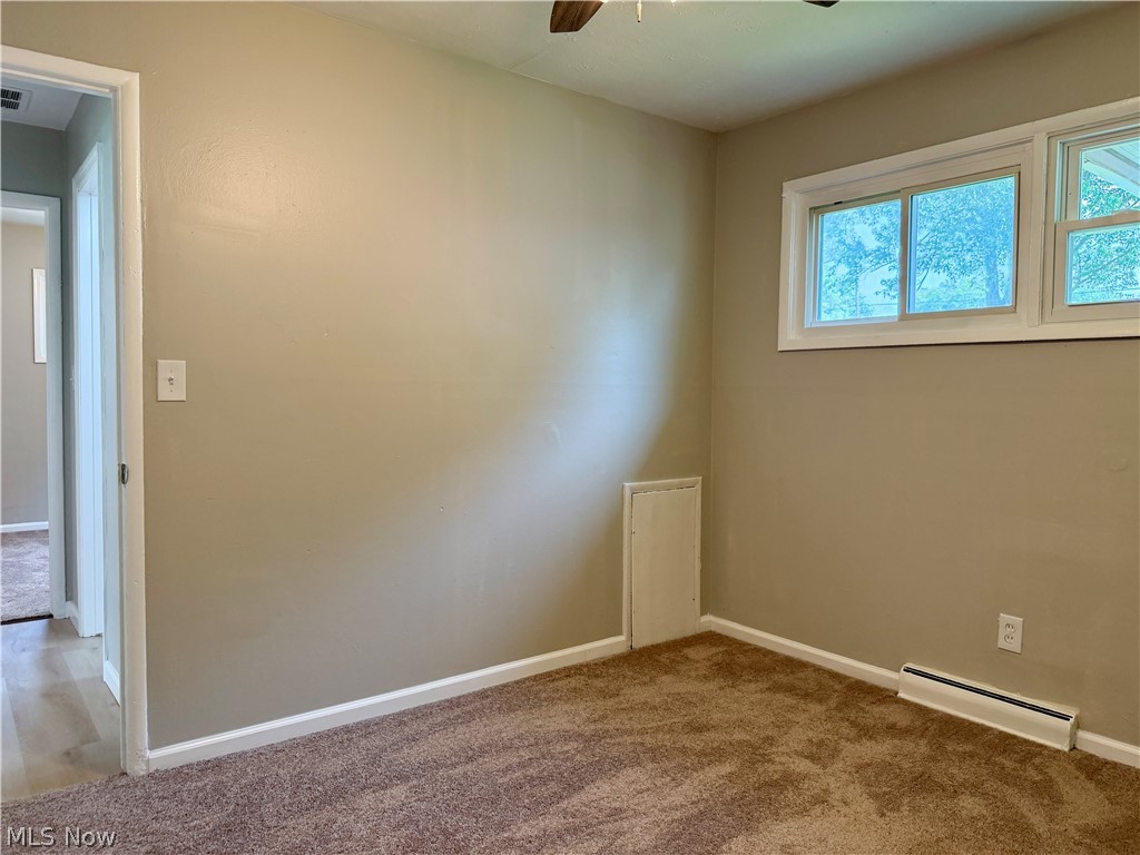 940 Oakwood Drive Property Photo 7
