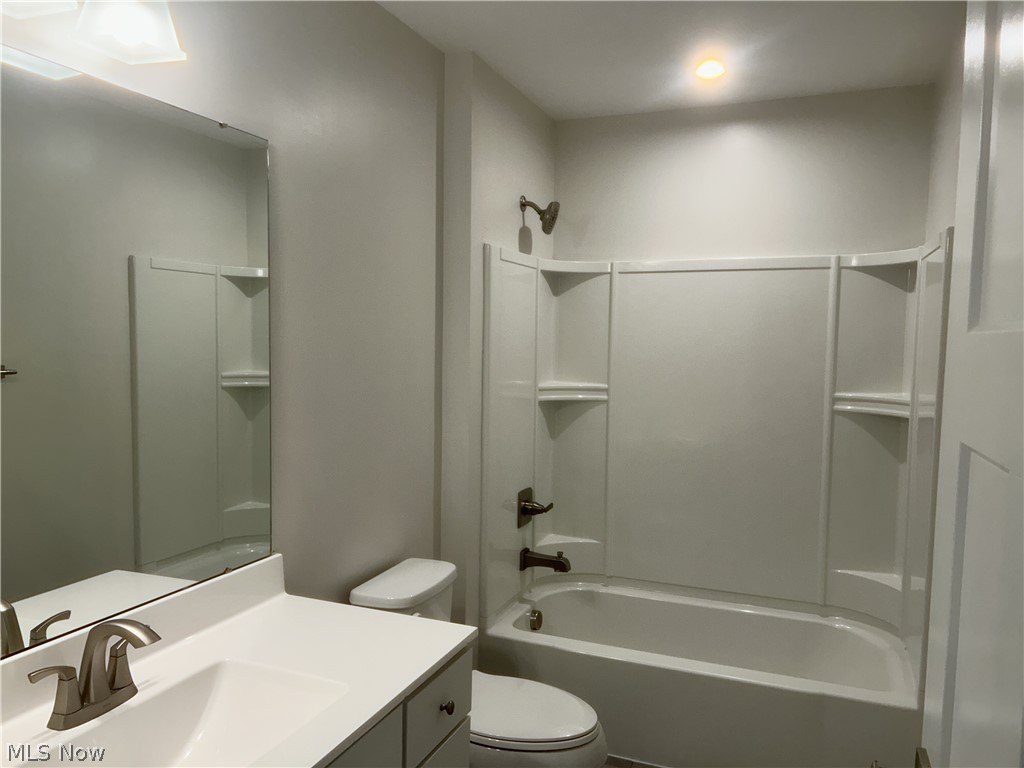 2193 Canterbury Drive Property Photo 20