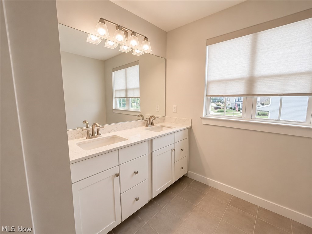 2193 Canterbury Drive Property Photo 23