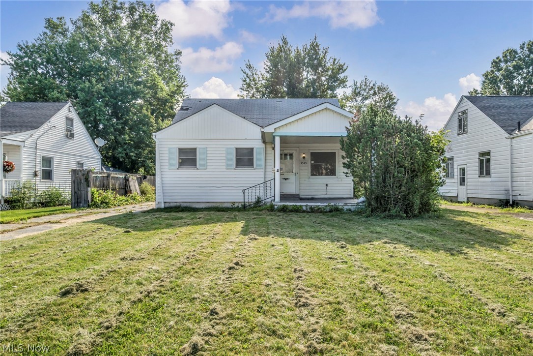 1513 Maple Drive Property Photo 3