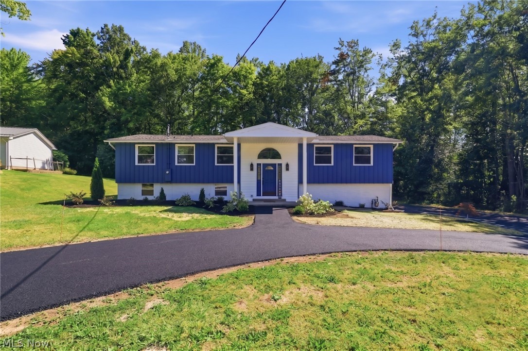 7090 Euclid Chardon Road Property Photo 1