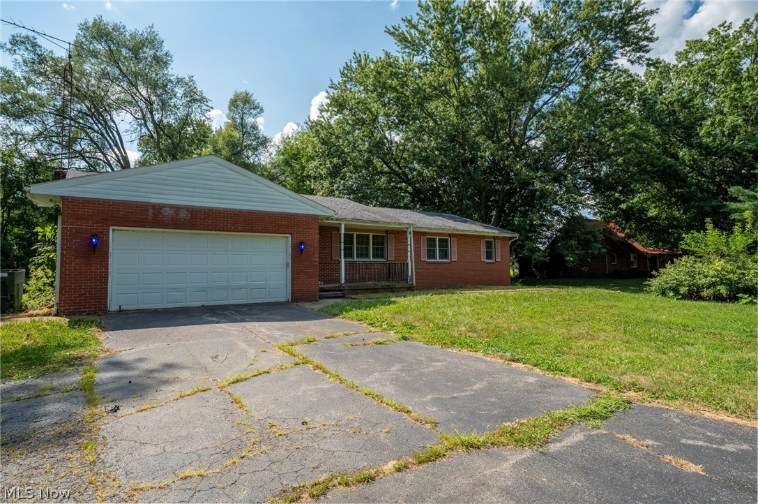 1072 Iberia Road Property Photo 2