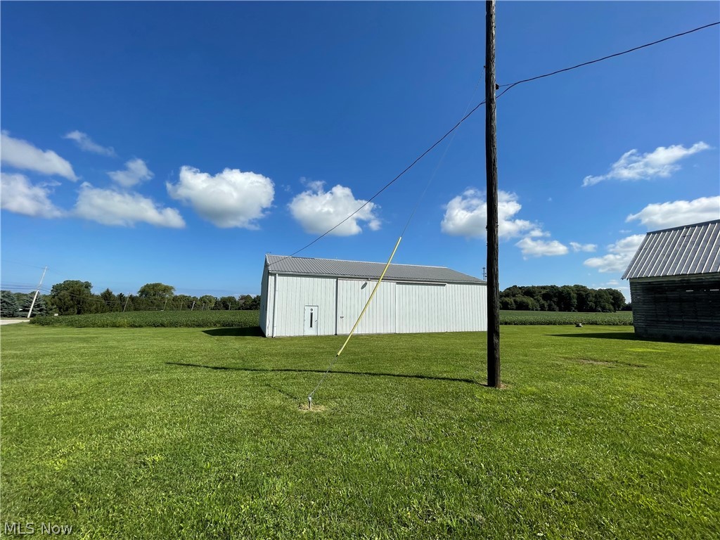 8279 Baumhart Road Property Photo 6