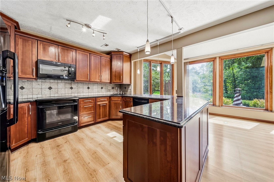 10182 Mulberry Road Property Photo 6