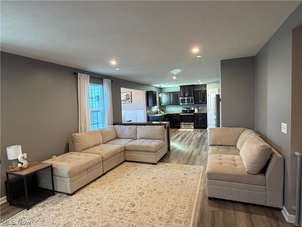 500 Bailey Court Property Photo 6