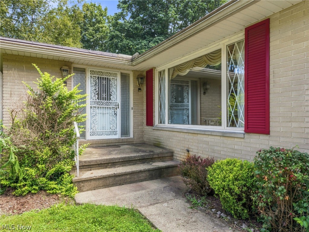 1129 Oak Tree Road Property Photo 2