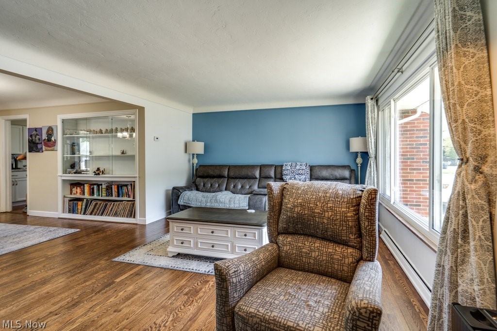22214 Sandy Lane Property Photo 4