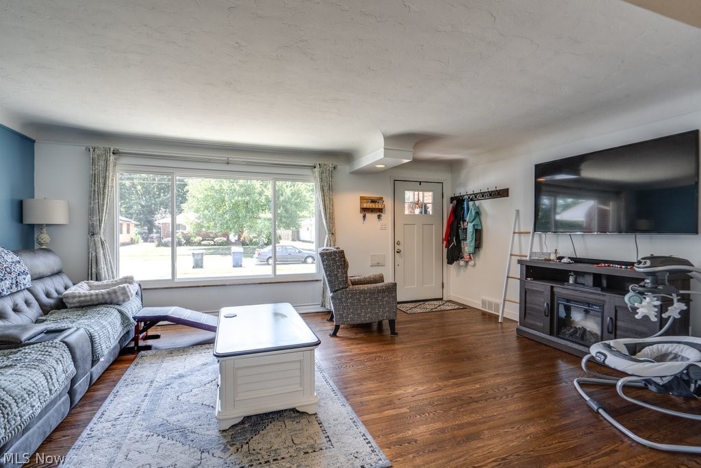 22214 Sandy Lane Property Photo 6