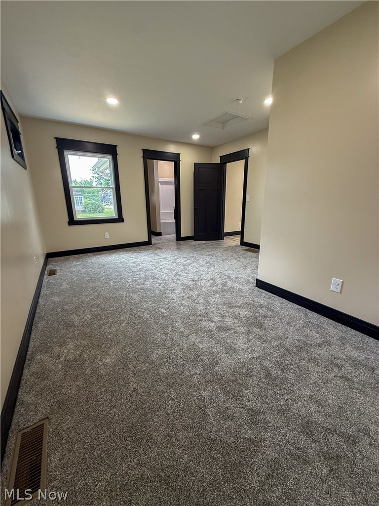 105 E Vermont Avenue Property Photo 17