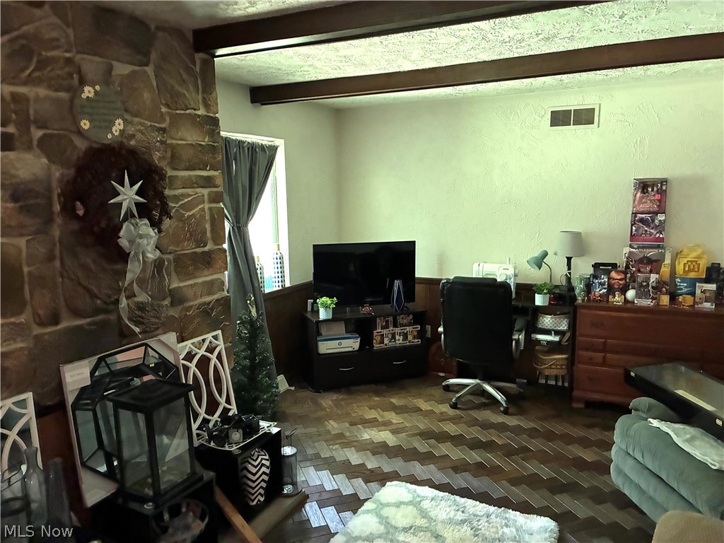 600 Warner Road Property Photo 3