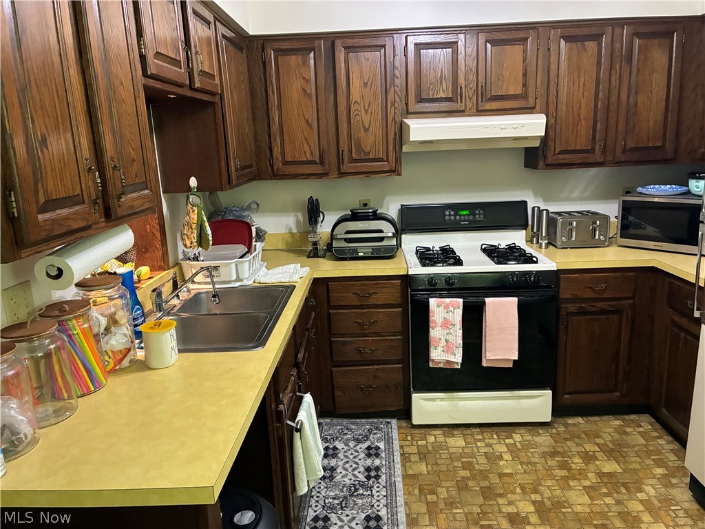 600 Warner Road Property Photo 4