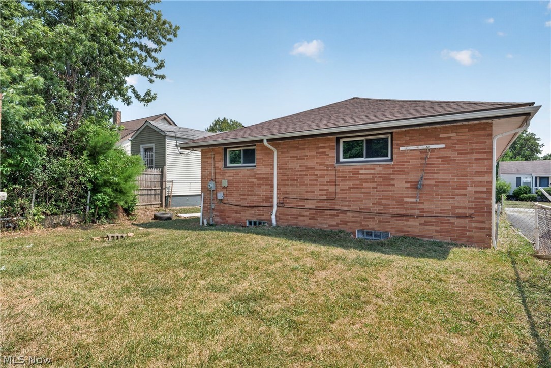 16313 Elberta Avenue Property Photo 28