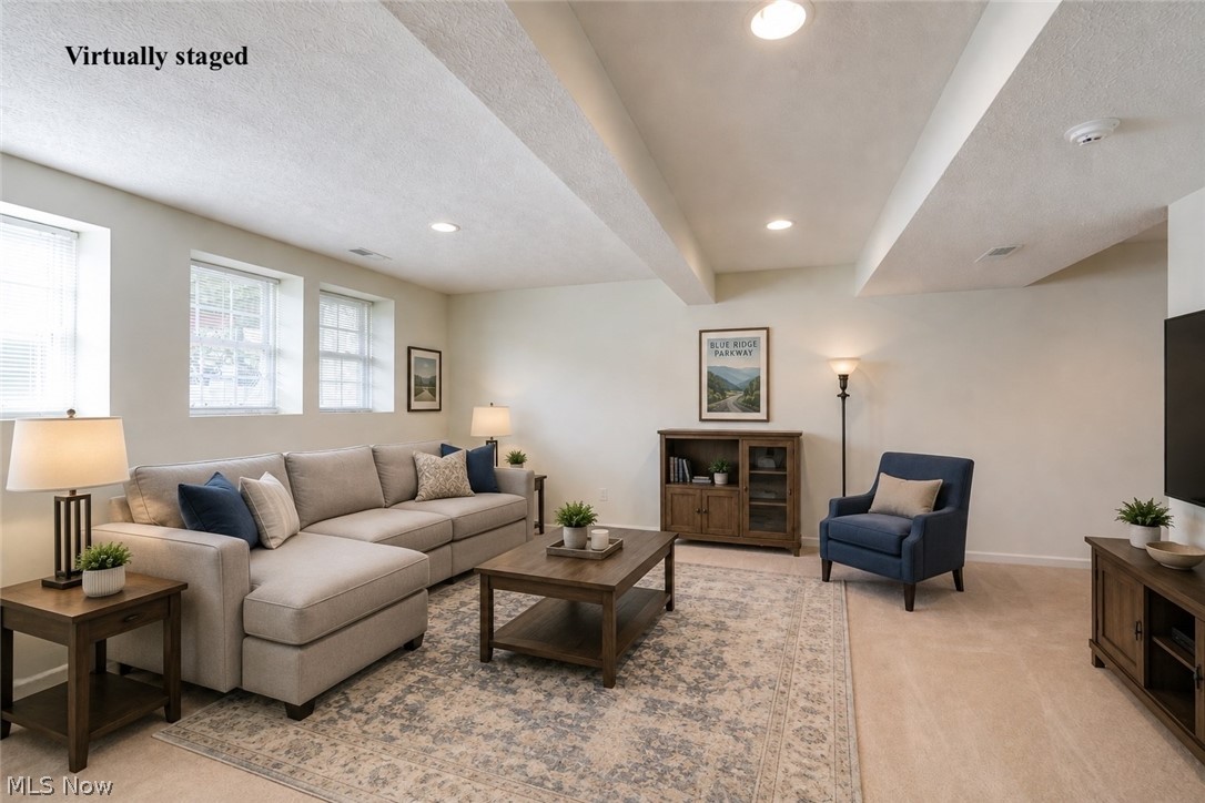 824 Willow Creek Drive Property Photo 17