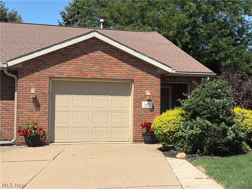 1821 Saddlebrook Circle Property Photo 1