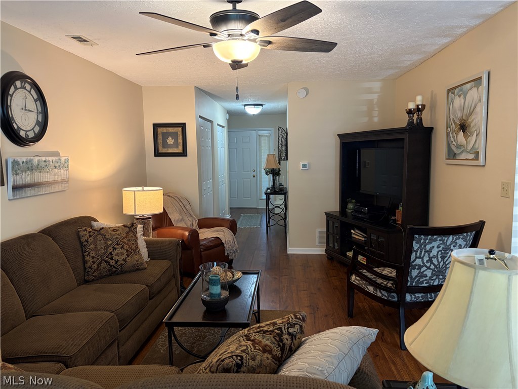 1821 Saddlebrook Circle Property Photo 7