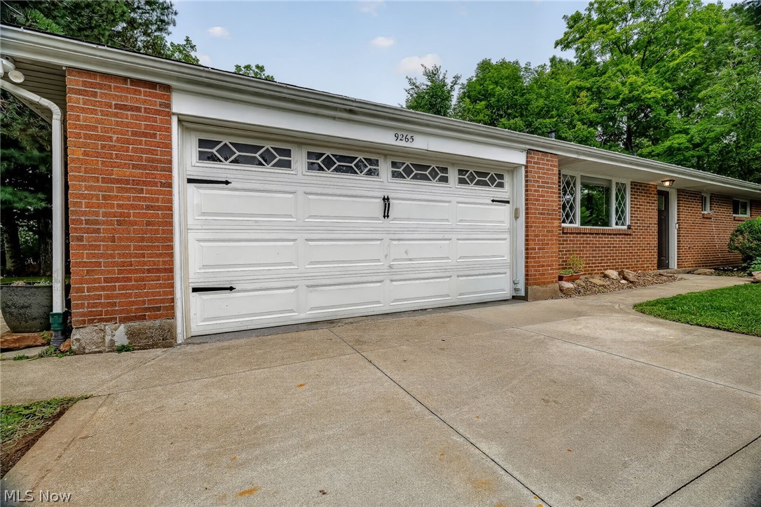 9265 Brookdale Lane Property Photo 3