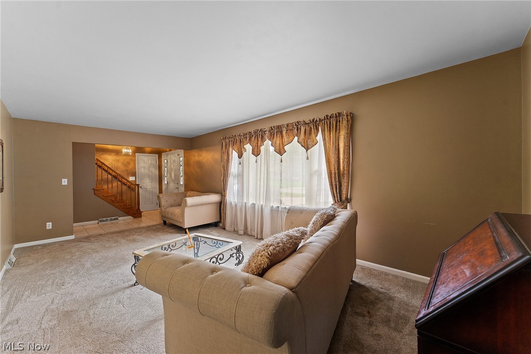 178 Shorehaven Drive Property Photo 4