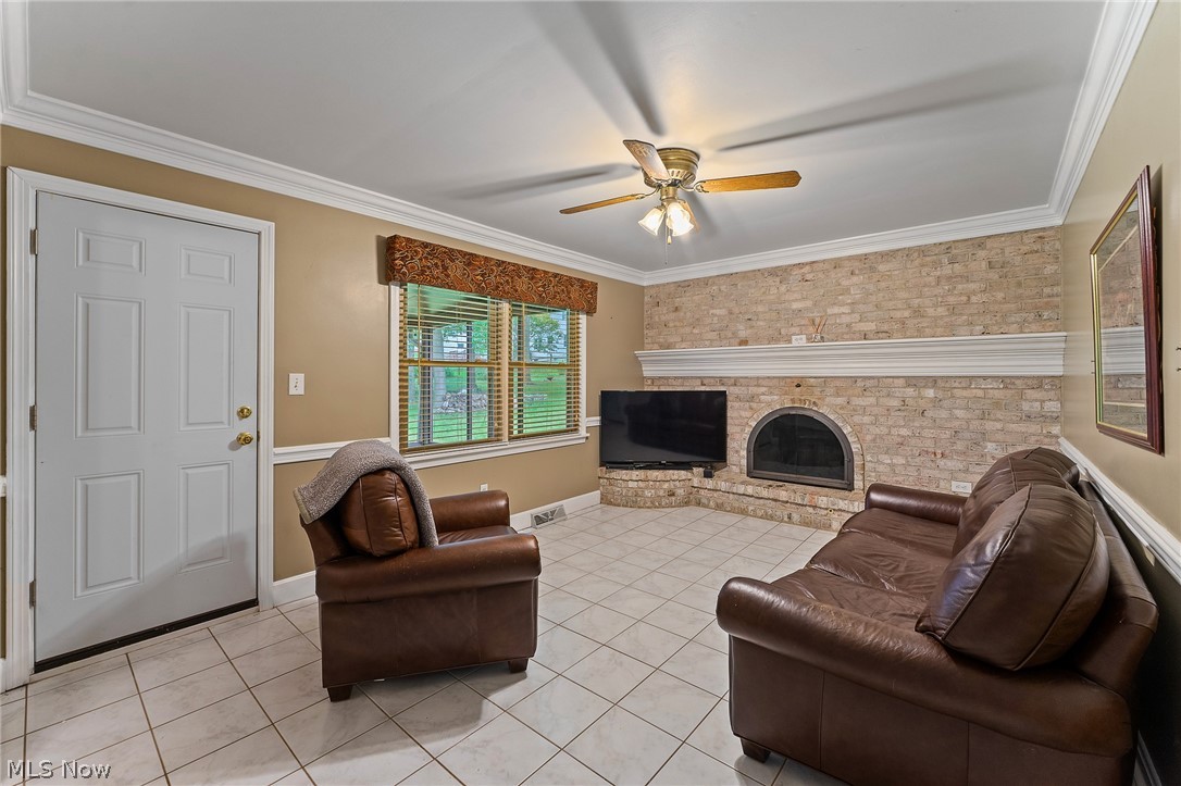 178 Shorehaven Drive Property Photo 9