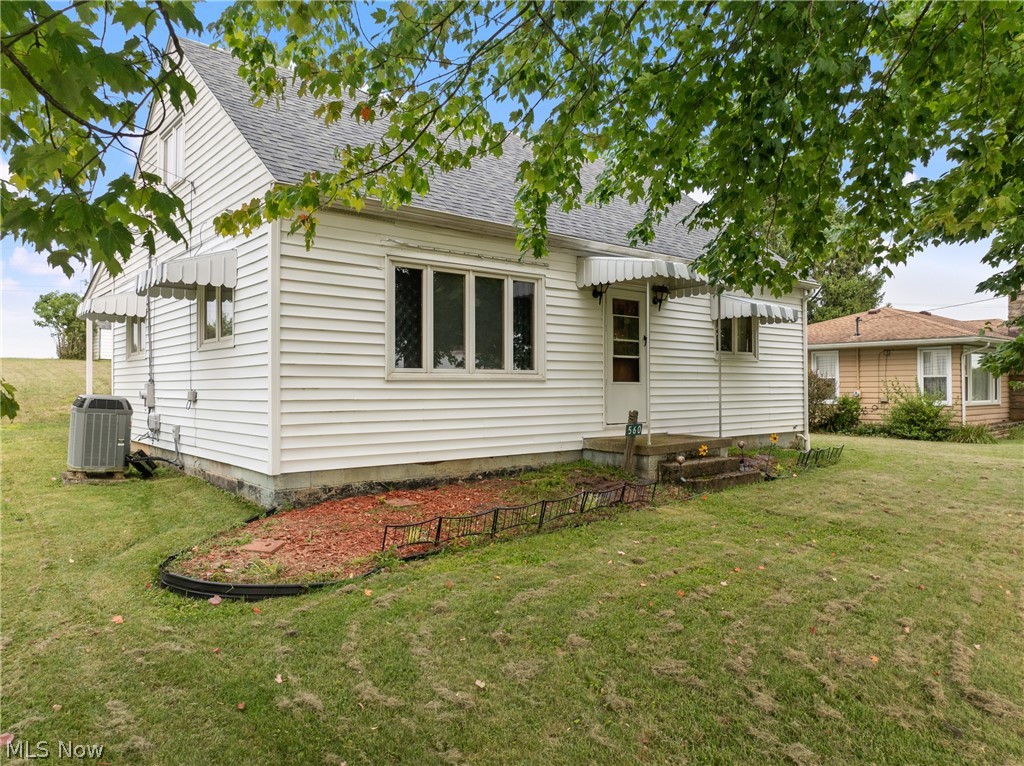560 Hill Street Property Photo 1