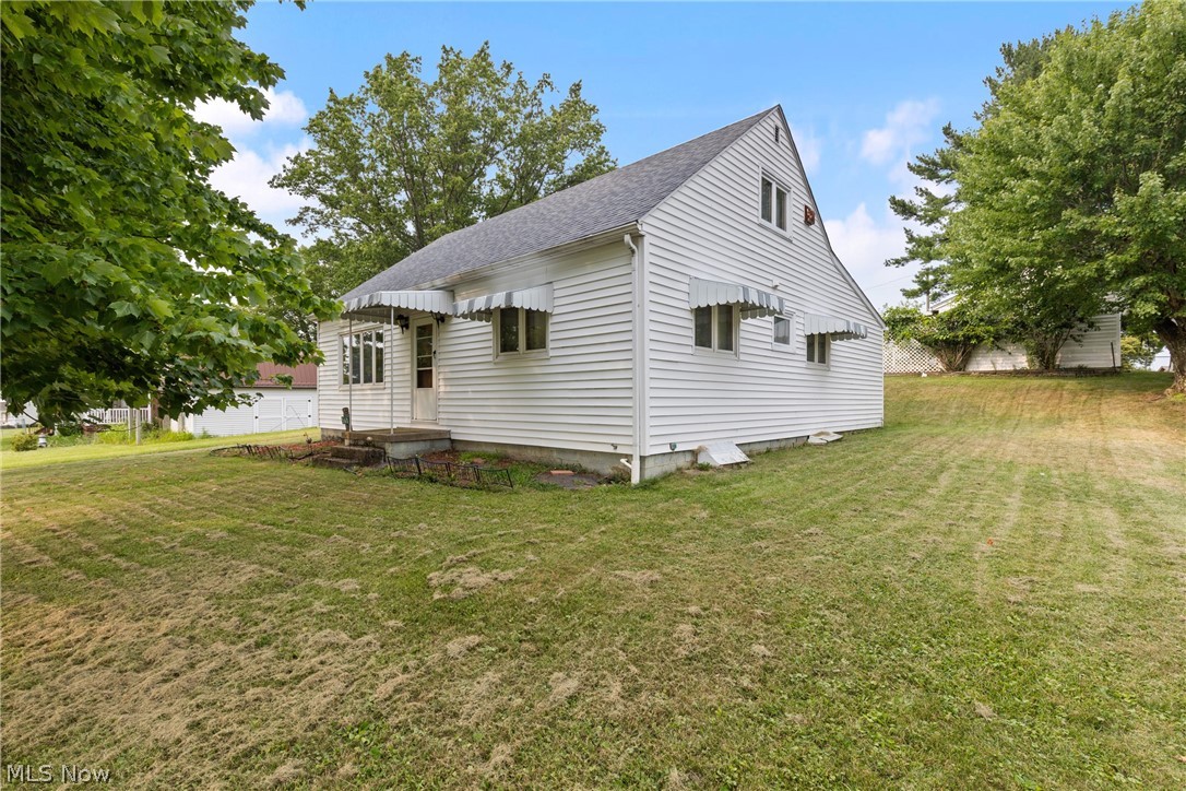 560 Hill Street Property Photo 3