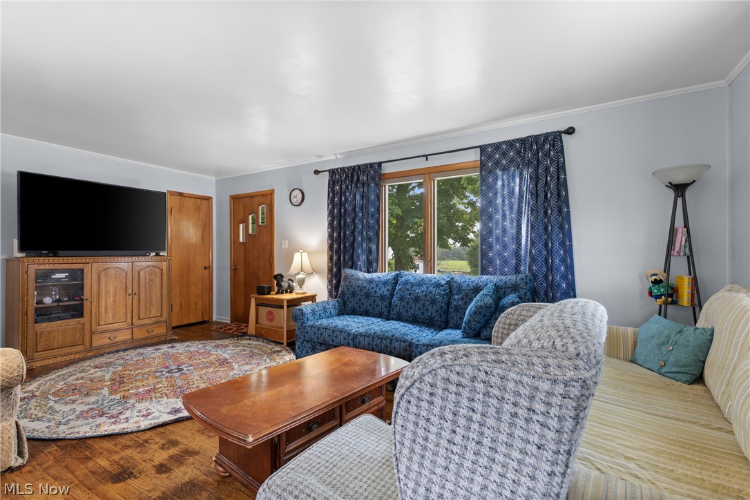 560 Hill Street Property Photo 11