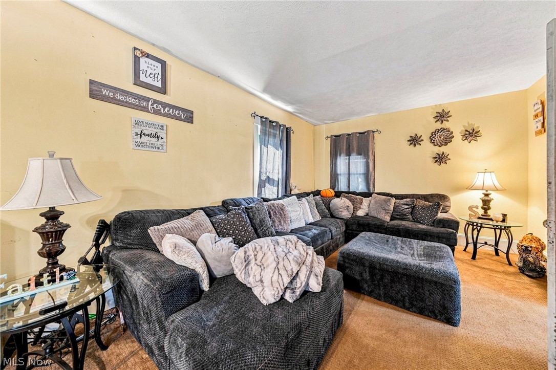 4802 N Bend Road Property Photo 5