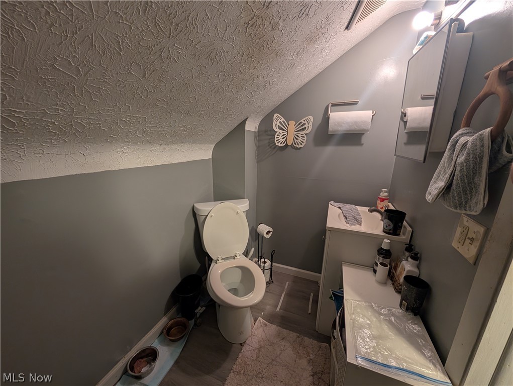 15321 Ridpath Avenue Property Photo 18