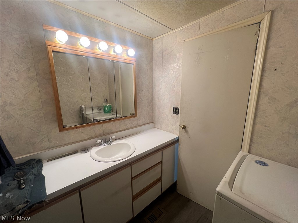 4300 Creek Road Property Photo 14
