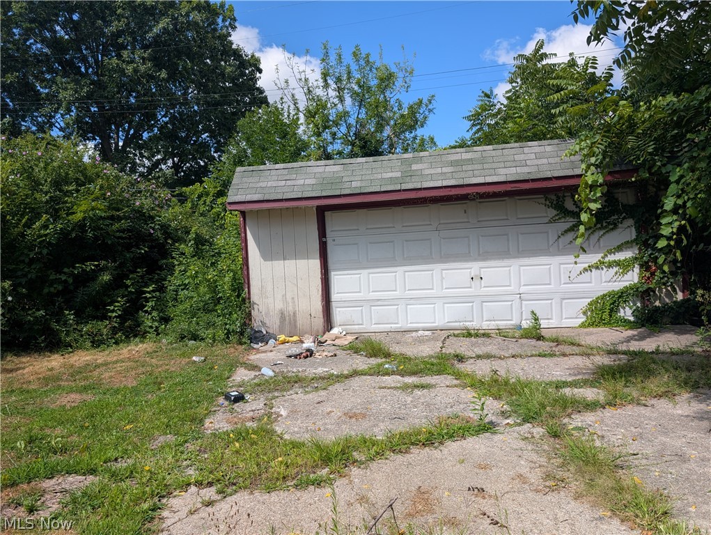 3880 E 154th Street Property Photo 4