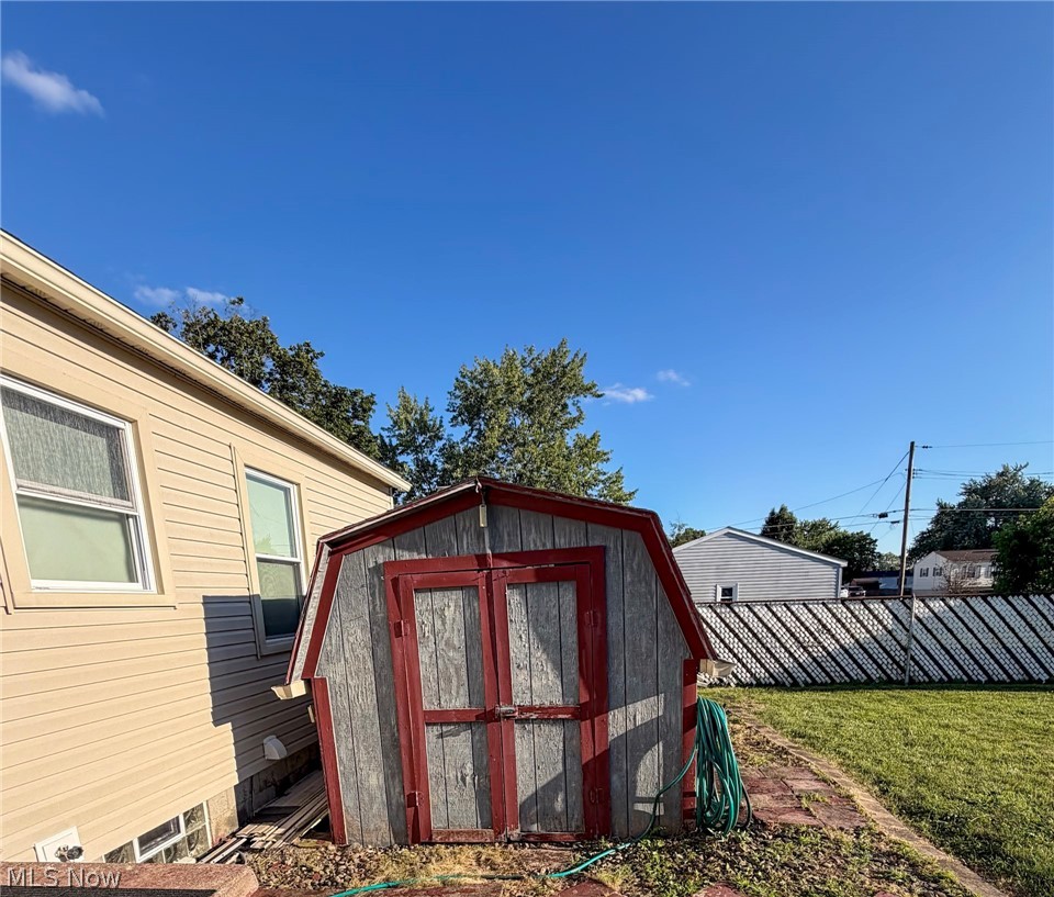 568 Purdue Avenue Property Photo 33