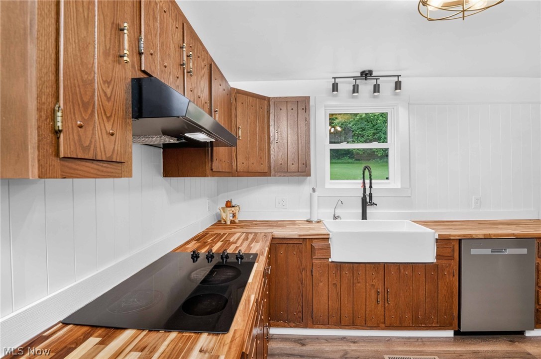 8991 Randel Road Property Photo 7