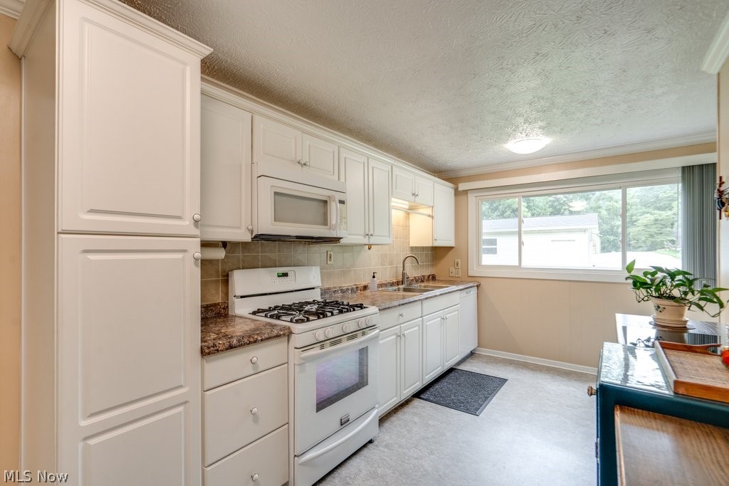 4033 State Road Property Photo 10