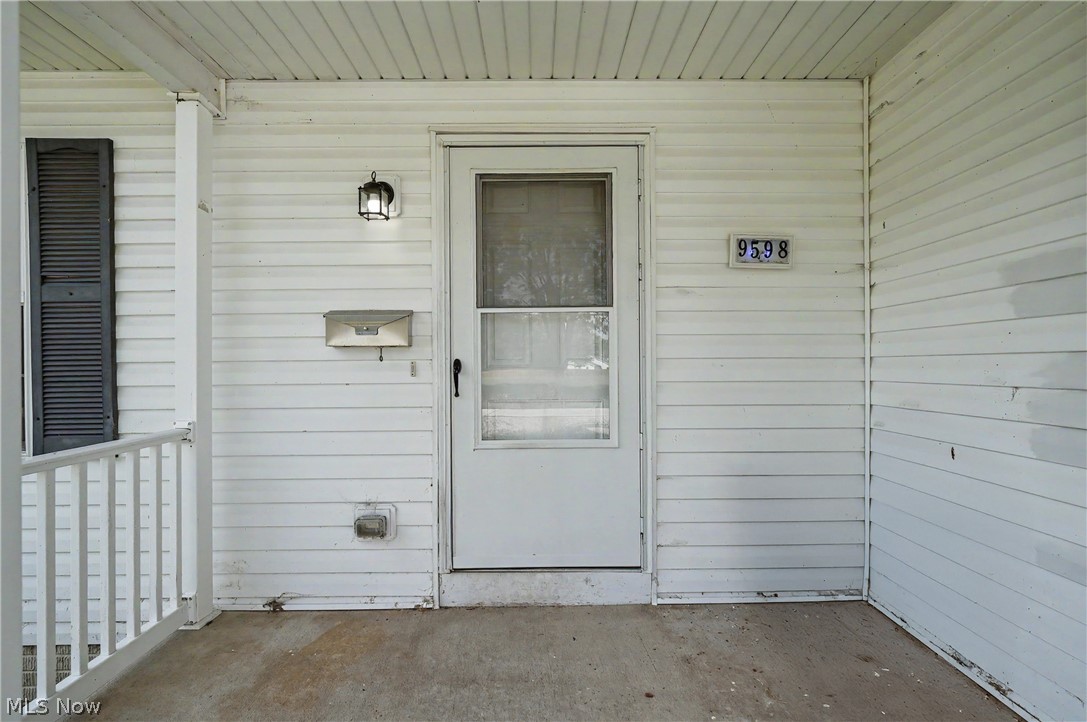 9598 Greenmeadow Road Property Photo 3