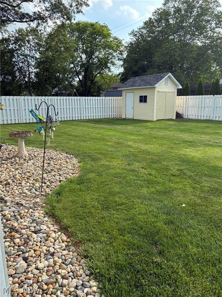 1560 Fairway Drive Property Photo 4
