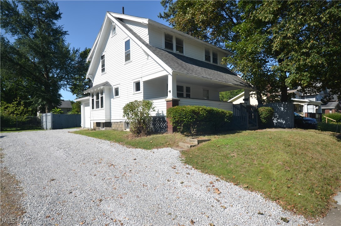 928 Delia Avenue Property Photo 2