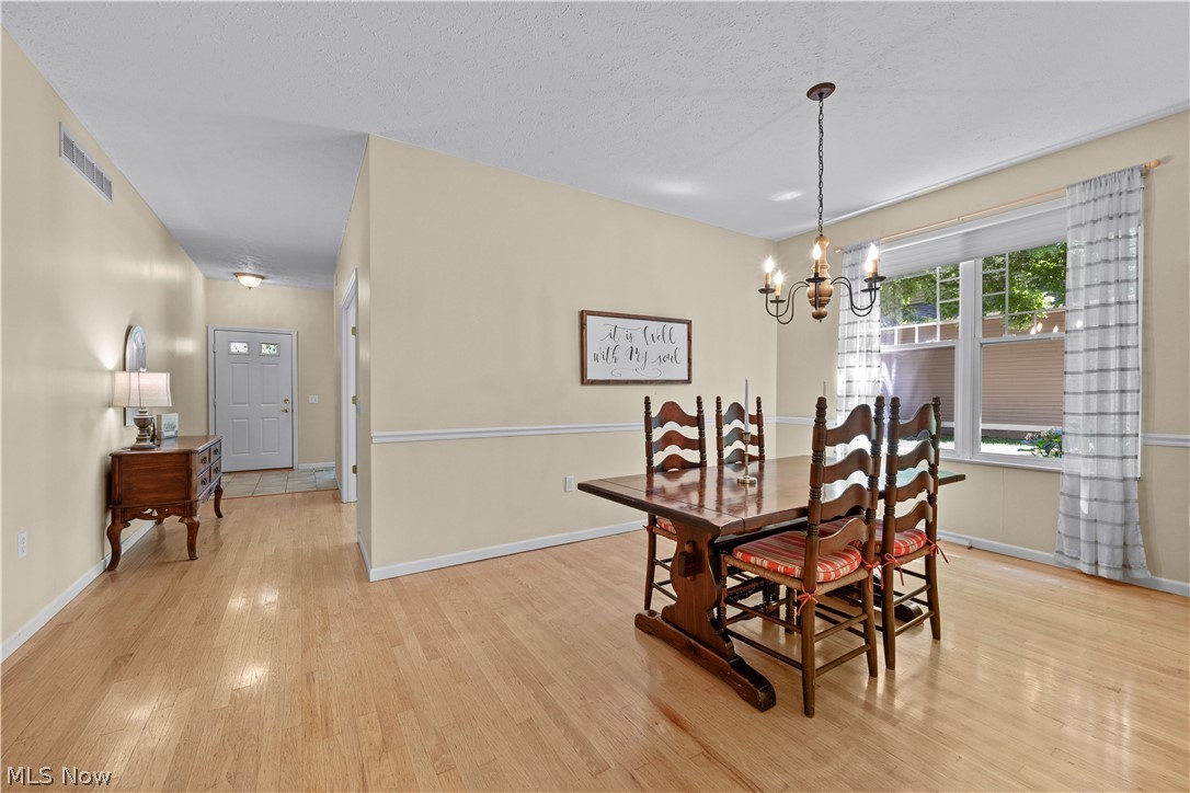 1936 Pembrooke Lane Property Photo 6