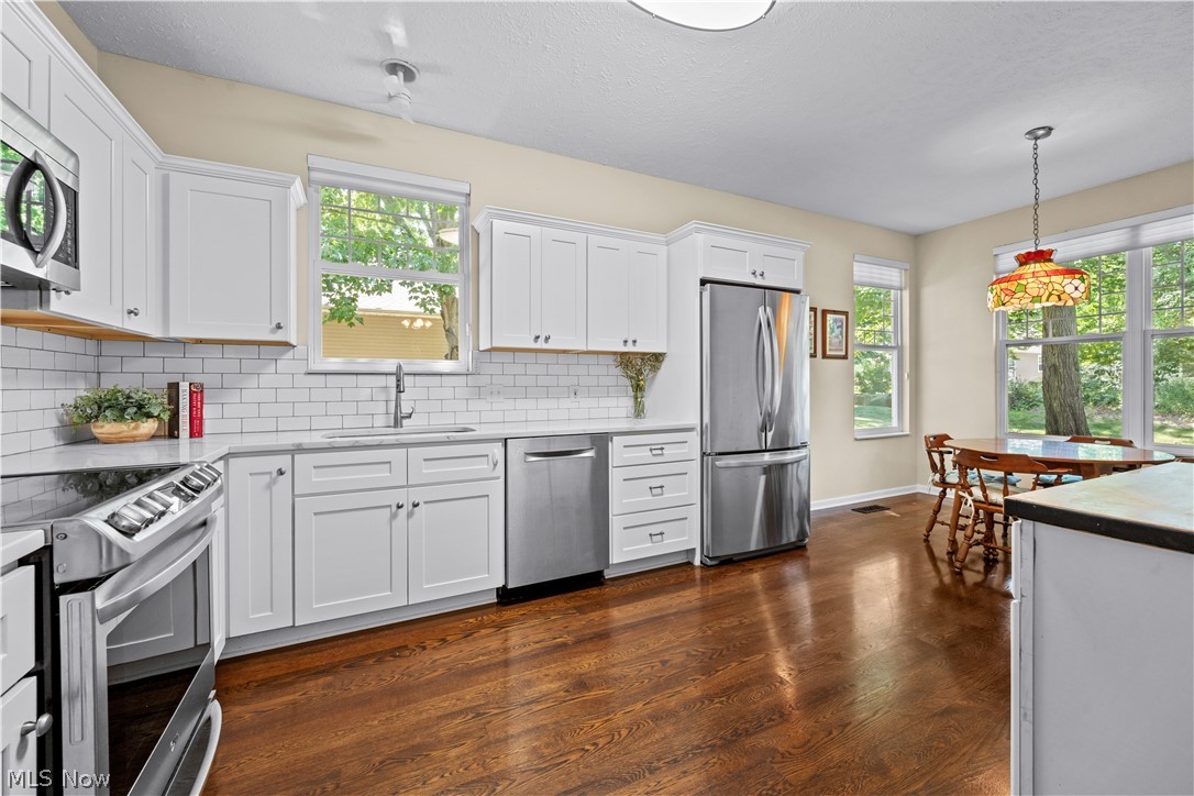 1936 Pembrooke Lane Property Photo 16