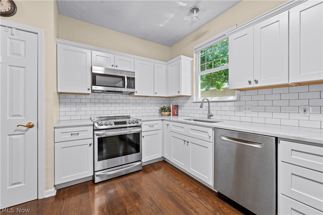 1936 Pembrooke Lane Property Photo 17
