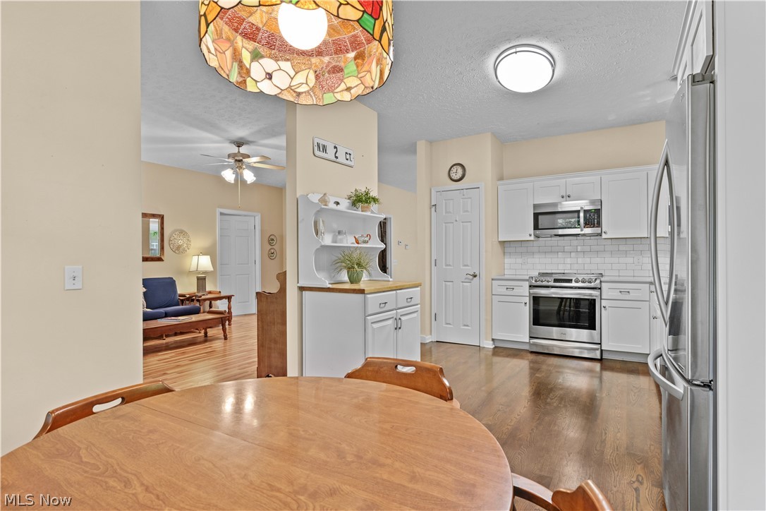 1936 Pembrooke Lane Property Photo 18