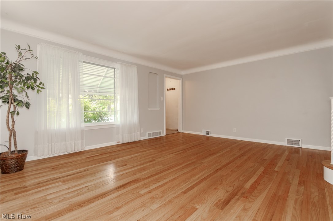 1752 Brainard Road Property Photo 4