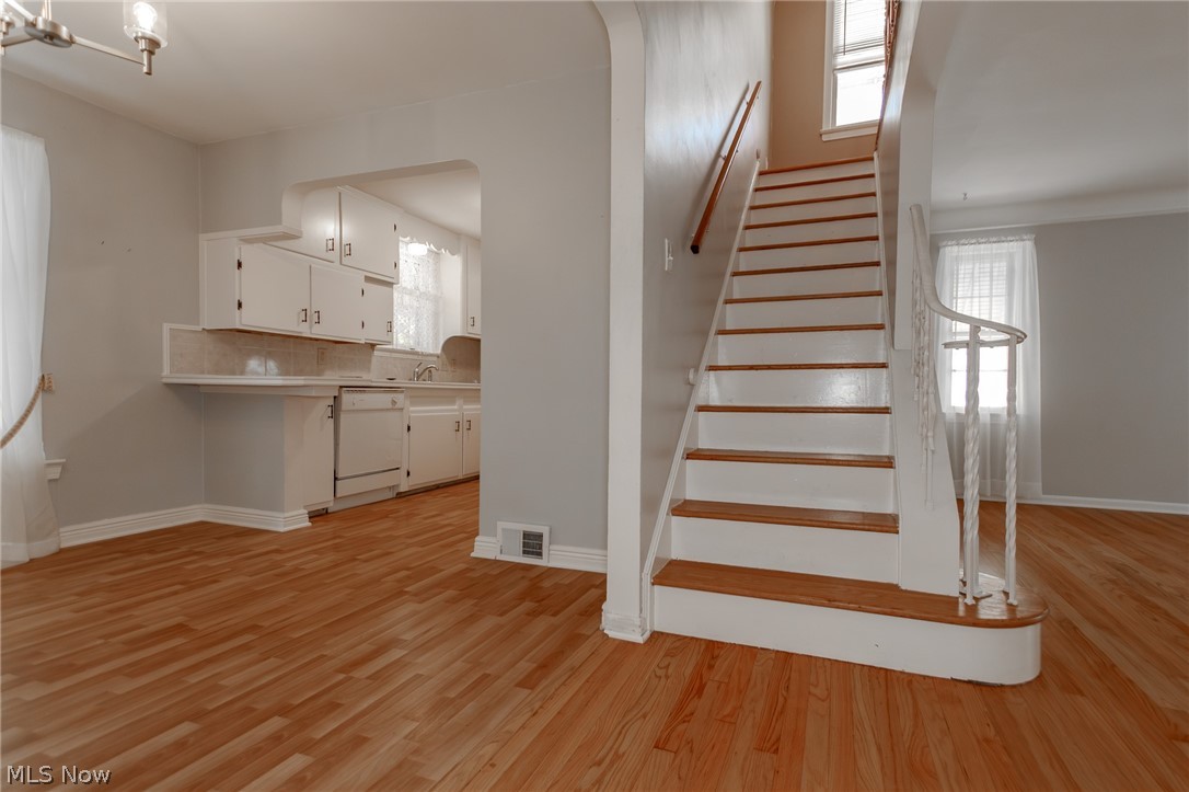 1752 Brainard Road Property Photo 6