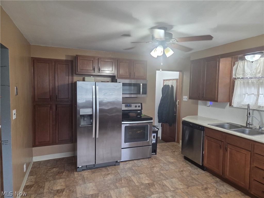 495 Maple Street Property Photo 5