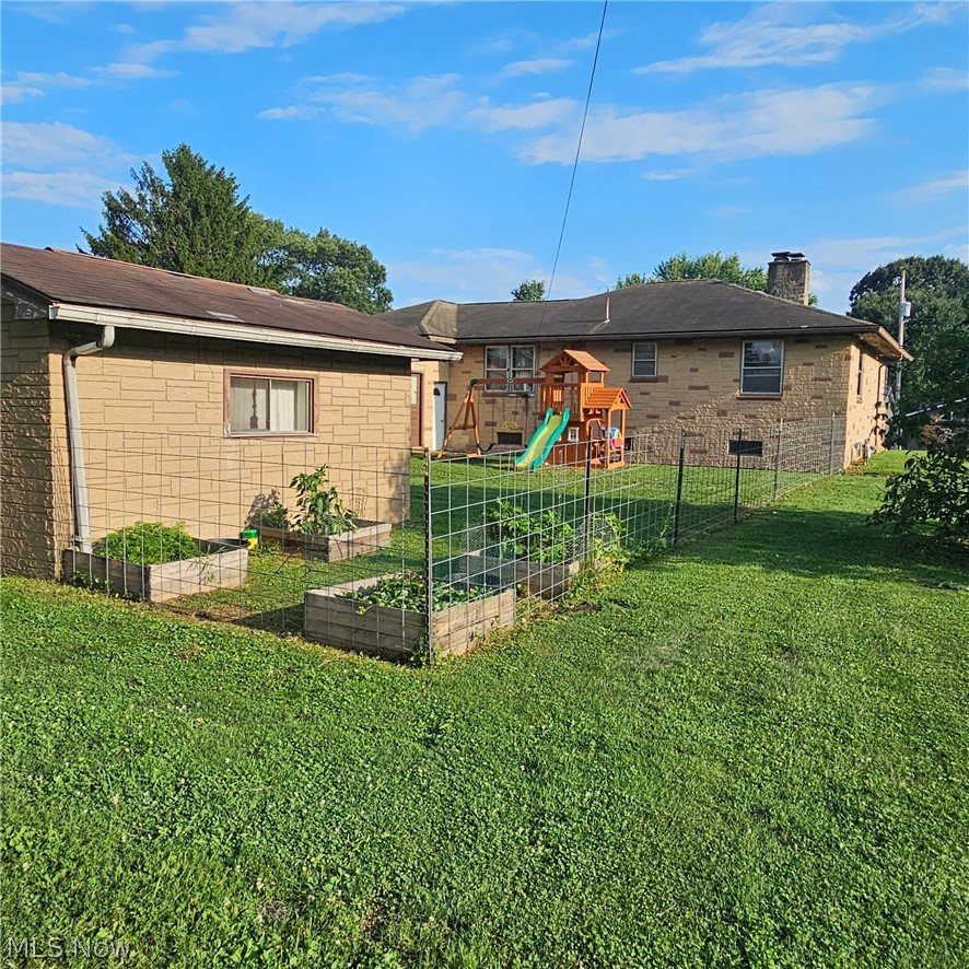 495 Maple Street Property Photo 25