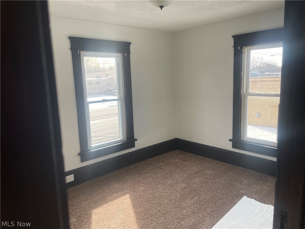 1433 Kenmore Boulevard Property Photo 7